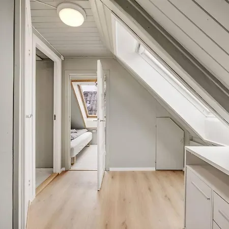 Dinbnb Homes I 4-bedroom Historical House In Romantic Surroundings Σπίτι διακοπών Μπέργκεν