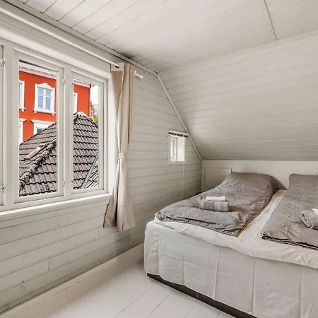 펜션 Dinbnb Homes I 4-bedroom Historical House In Romantic Surroundings 베르겐