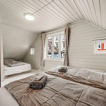 Dinbnb Homes I 4-bedroom Historical House In Romantic Surroundings בית נופש