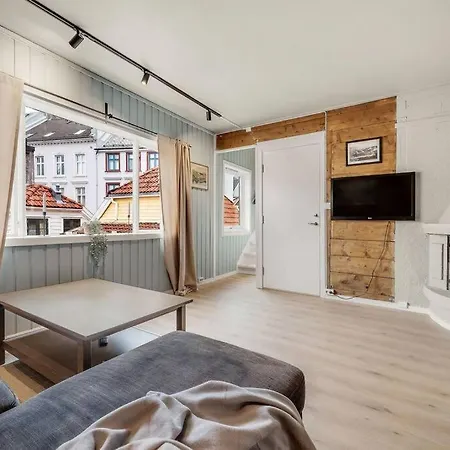 בית נופש Dinbnb Homes I 4-bedroom Historical House In Romantic Surroundings ברגן