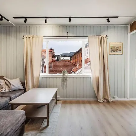 בית נופש Dinbnb Homes I 4-bedroom Historical House In Romantic Surroundings ברגן