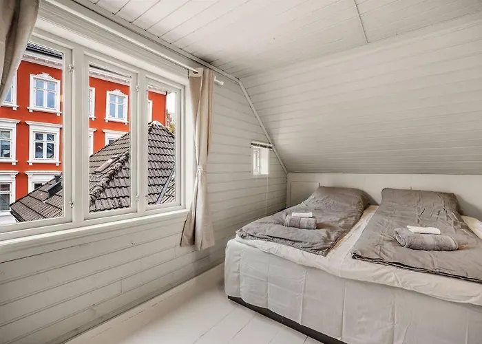 בית נופש Dinbnb Homes I 4-bedroom Historical House In Romantic Surroundings ברגן