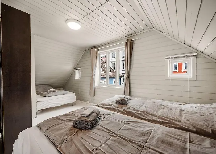 Dinbnb Homes I 4-bedroom Historical House In Romantic Surroundings 펜션