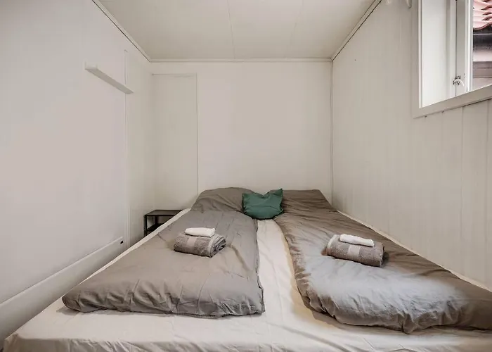 Dinbnb Homes I 4-bedroom Historical House In Romantic Surroundings * ברגן